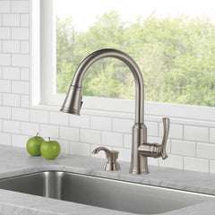 Delta Lakeview Single-Handle Pull-Down Sprayer Kitchen Faucet