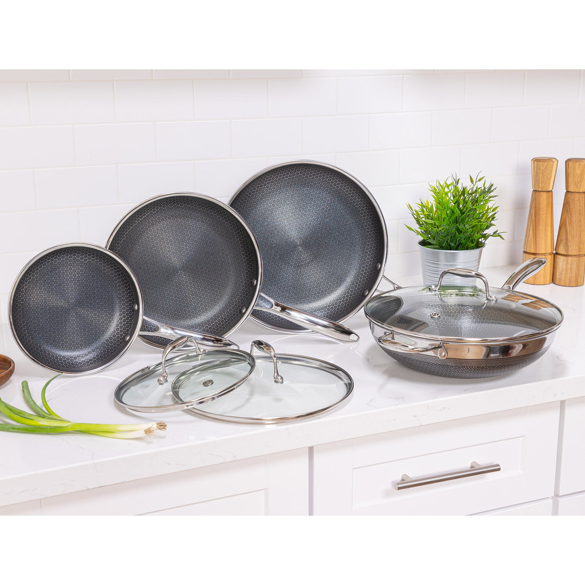 HexClad 7-piece Cookware Set Image